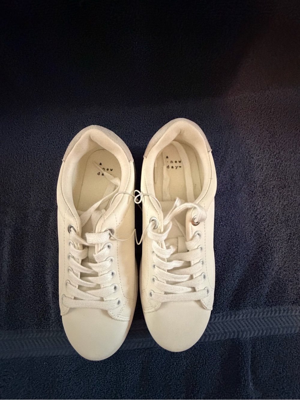 Universal Thread Cream Platform Sneakers - Picture 2 of 4